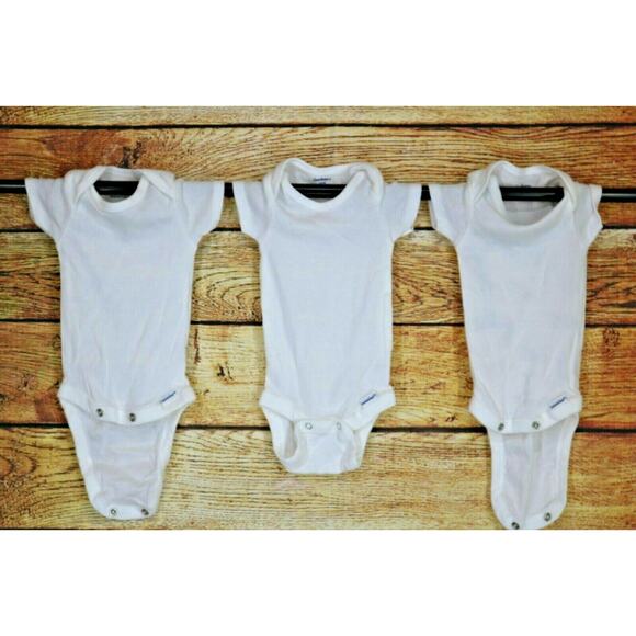 GERBERS Lot of 2 Onesies Sz 0-3 Months - Picture 1 of 6